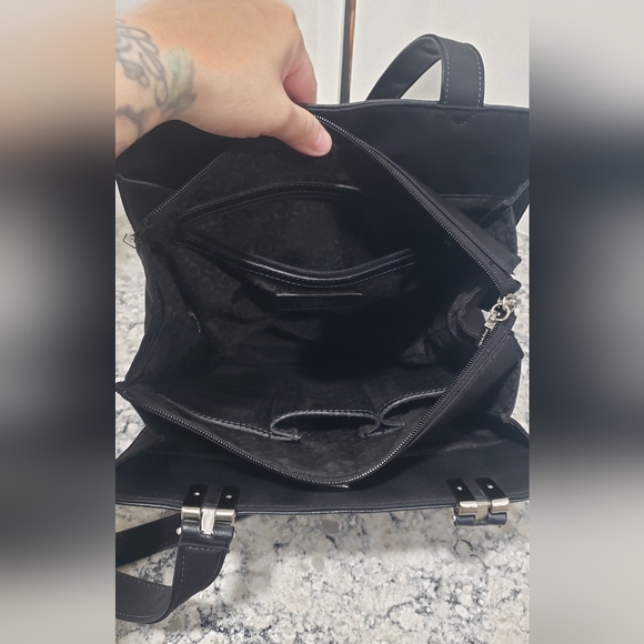 Liz Claiborne Black Leather And Nylon Shoulder Purse - Picture 6 of 11